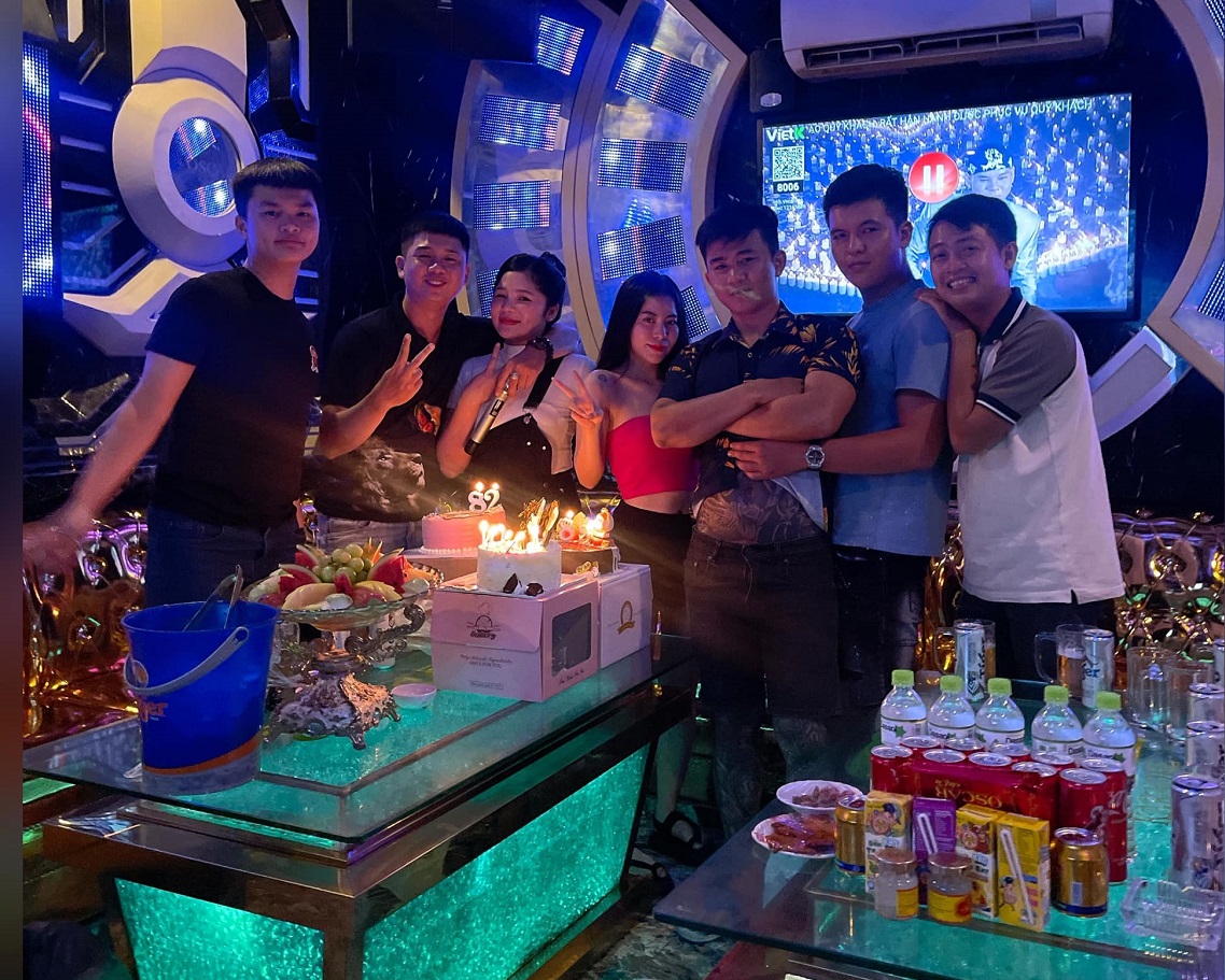 Karaoke-Oscar-Luxury-5.jpg