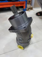 bom-cong-piston-xe-cau.jpg